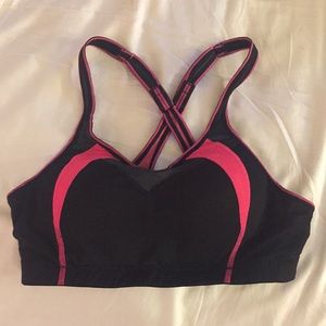 Brooks Urban X-Over C/D Bra